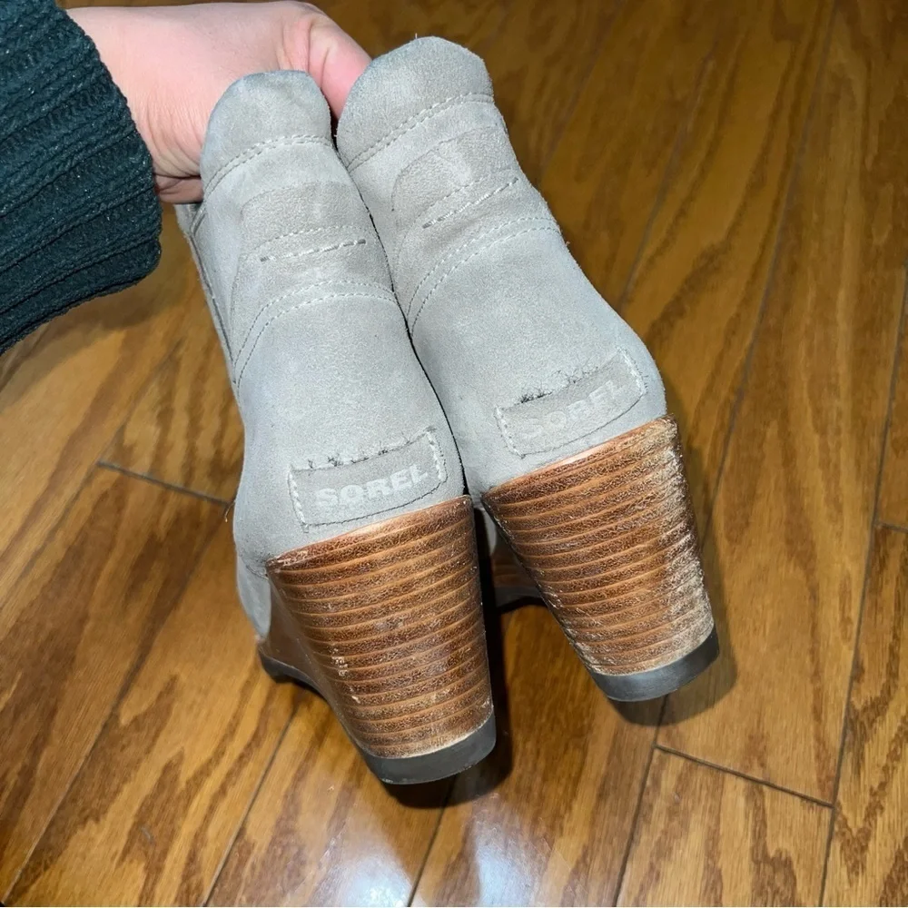 Sorel After Hours Chelsea Gray Suede Wedge Ankle Bootie Size 9